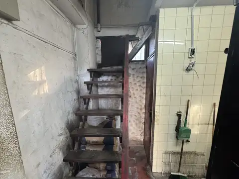 Local en Venta Via Púb.