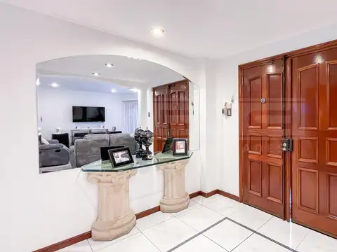 Roque Saenz Peña  al 4300 entre Coquimbo y Avalos