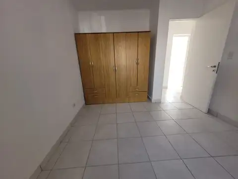 Casa 5 ambientes con 1 baño
