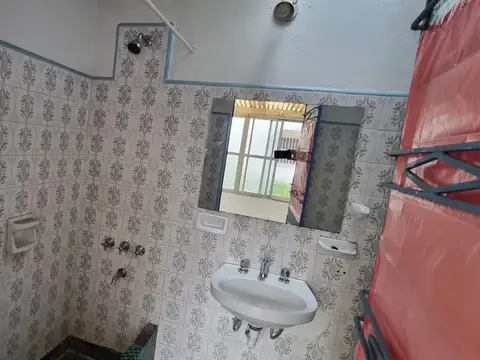 EN VENTA EN EL PALOMAR CASA AL FRENTE DE 3 AMBIENTES SOBRE LOTE DE 244M2 - FICHA 8952