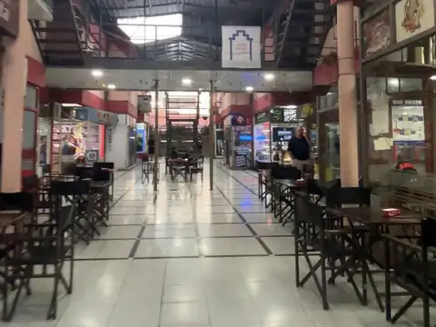 Se alquila local en EMBLEMÁTICA GALERÍA Catamarca