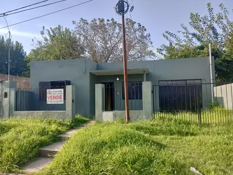 venta de casa en zona centrica de Carmen de Areco (B)