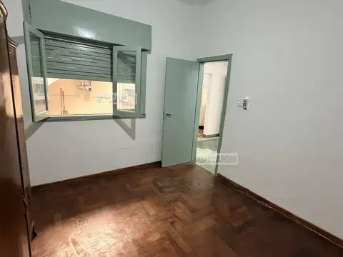 Depto Tipo Casa en Alquiler en Lomas del Mirador, $ 770.000
