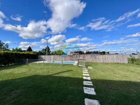 Casa en Venta con 2 cocheras