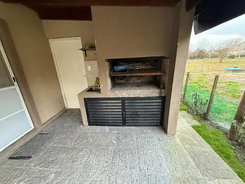 Casa 3 ambientes con 2 baños