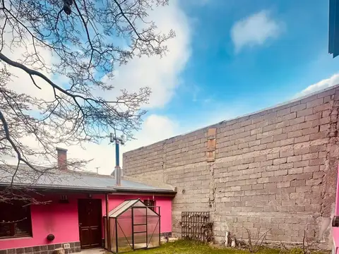 Casa 7 ambientes con 1 baño