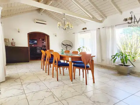 Casa 6 ambientes con 6 baños