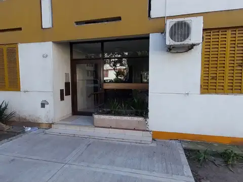 2 ambientes todo externo, super luminoso,  vista a jardines