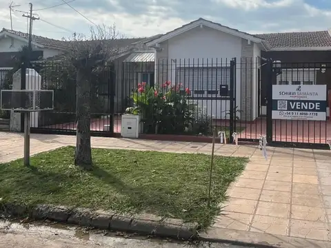 CASA EN VENTA EN ITUZAINGO NORTE, COMPLETAMENTE RENOVADA