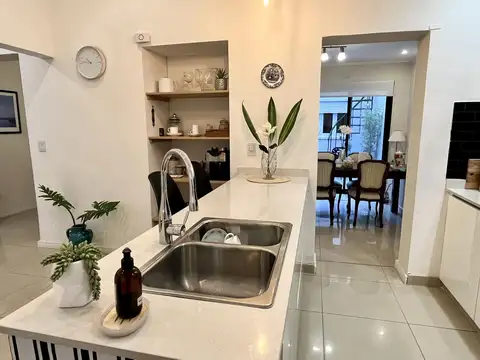 venta San juan 2100 Casa 2 dormitorios  patio cochera apto credito  Oroño  Rosario