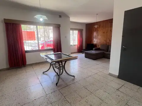 CASA EN ALQUILER CALLE JAVIER DIAZ 3 DORMITORIOS