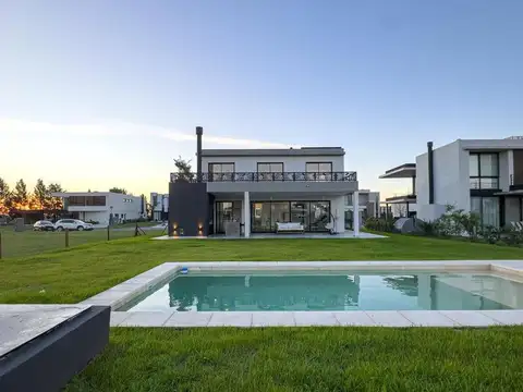 VENTA Hermosa Casa Diseño y Confort TERRALAGOS EL MEJOR BARRIO DE CANNING LOTE 552