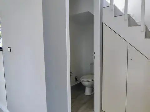 Casa 2 ambientes con 2 baños