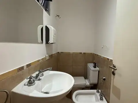 Oficina 3 ambientes con 1 baño