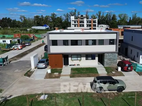 VENTA DUPLEX 5 AMB. A ESTRENAR SPRINGPARK PILAR