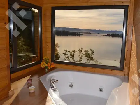 Casa 25 ambientes con 6 baños