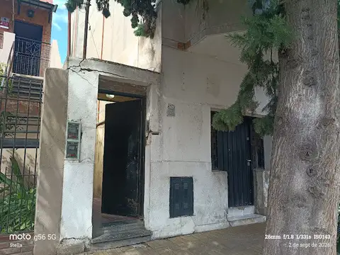 DEPTO PH 2 AMB.  1PISO X ESCALERA