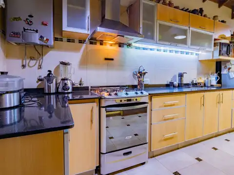 CASA 5 AMBIENTES VENTA CIUDAD EVITA