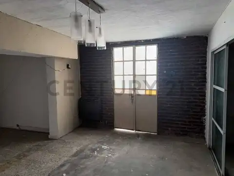 CASA TIPO PH CON PATIO EN VENTA - APTO CREDITO - PERMUTA