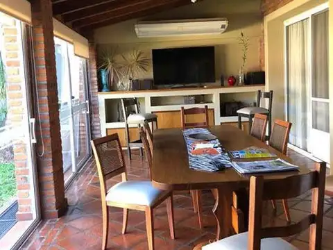 Casa en Venta en Posadas, USD 600.000