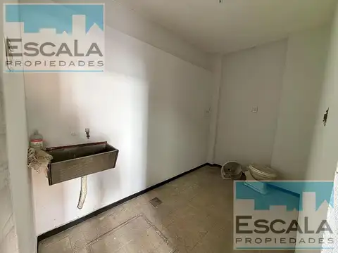 LOCAL COMERCIAL EN BARRIO ARROYITO