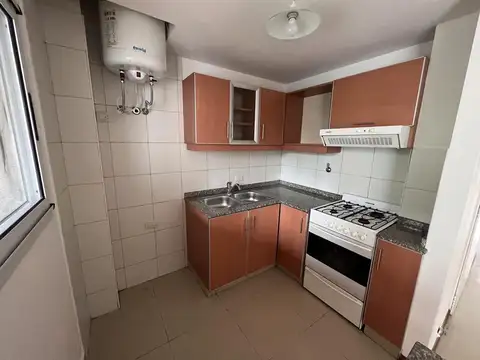 Departamento en Alquiler en Villa Ballester, $ 800.000