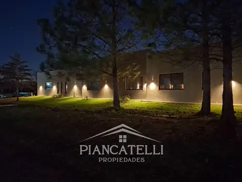 Casa en Alquiler en Countries y Barrios Cerrados en Lujan, USD 1.400