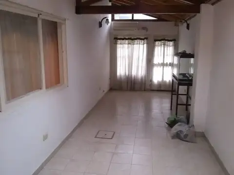 Depto Tipo Casa en Venta con 1 cocheras