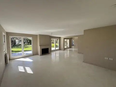 Casa en Venta en Los Senderos I, USD 359.999