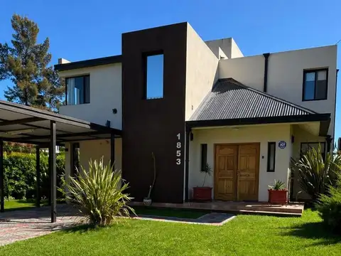 Casa en venta en Barrio Parque Las Naciones