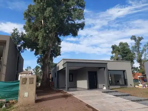 Casa en Venta en Francisco Álvarez, USD 195.000