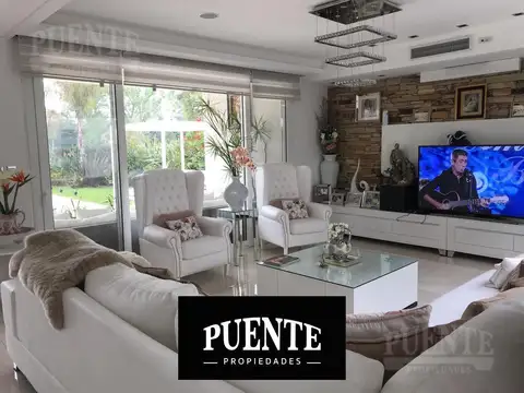 Casa con 6 suites, en Saint Thomas Este