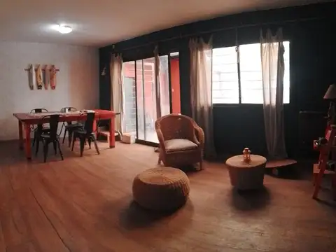 Casa en Venta con 3 cocheras