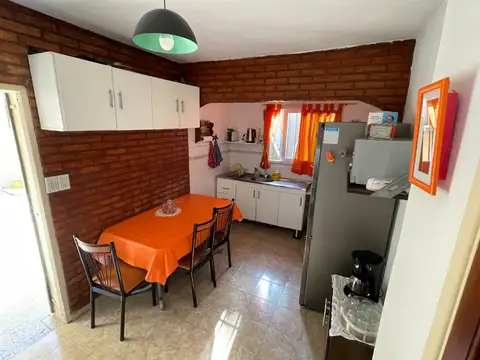 Casa en Alquiler con 1 cochera