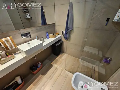 IMPRESIONANTE DUPLEX 4 AMB CON PILETA