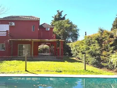 Casa en San Agustin - 3 dormitorio - Pileta - para actualizar