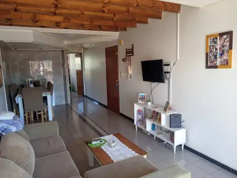 Depto Tipo Casa en Venta en Ramos Mejía, USD 98.000