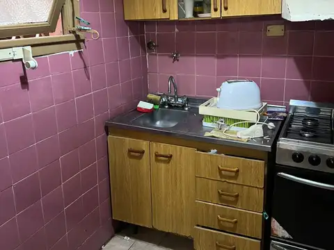 Casa 3 ambientes con patio y terraza en centro comercial sanabria