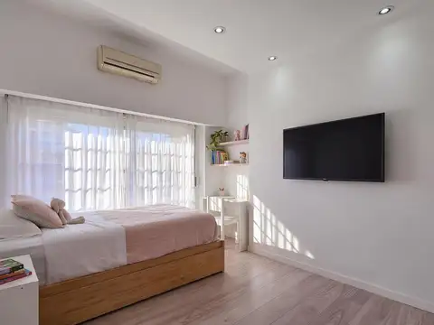 Depto Tipo Casa en Venta con 2 cocheras