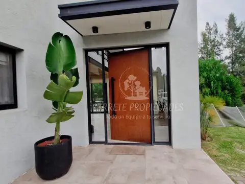Casa Moderna en Venta Los Olivares, Malvinas Argentinas. No te la pierdas.