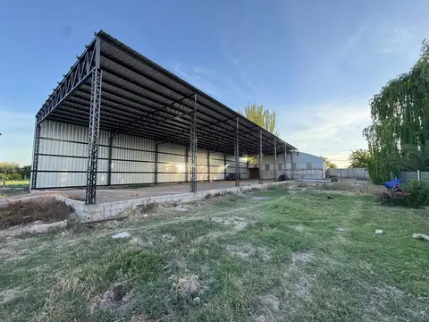 Galpones en venta con casa reciclada, Maipú