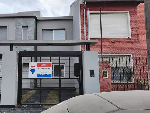 VENTA CASA 3 AMB. DUPLEX HURLINGHAM APTO CREDITO