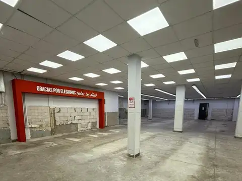 LOCAL COMERCIAL AMPLIO CON GALPÓN EN ALQUILER EN EL BARRIO DE PARQUE CHACABUCO CABA