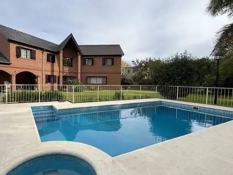VENTA CASA 5 AMB PILAR SAINT MATTHEW'S DOBLE LOTE ACEPTA PERMUTA