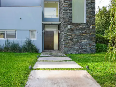 Casa en Alquiler al Norte