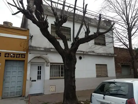 CASTELLI 1200, Piso 1