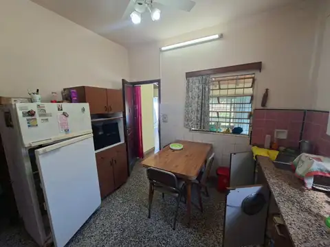 Casa 4 ambientes con 1 baño