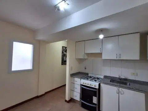 Departamento en Alquiler en Republica De La Sexta, $ 300.000