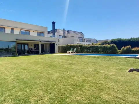 Espectacular CASA 5 AMB + dep, Jardín/Piscina Equipada y Amoblada