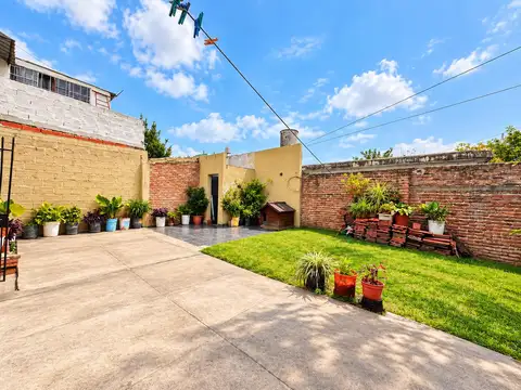 Casa 4 ambientes con 1 baño